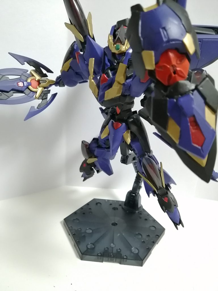 シールドは差し替え無しで展開します。ご察しの通りビームが撃てます。