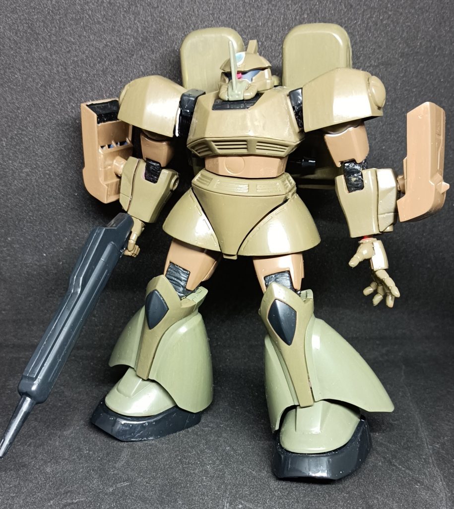 ゲルググマリンタイプ地球連邦軍が一年戦争終結後に接収したジャブロー攻略用試作MSをベースに近代化改修を施したMS。戦後復興やティターンズに潤沢な資金が投入されるなか、限られた予算の中でジオンから接収した生産ラインを流用される形で開発。