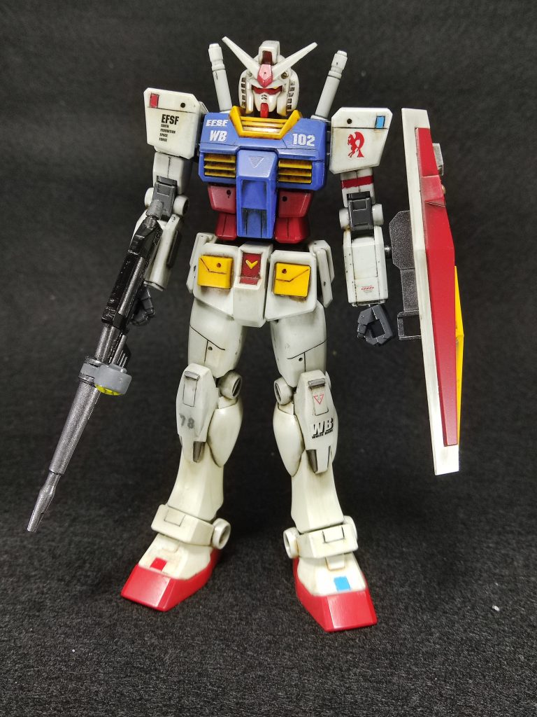 部分塗装の後、デカール貼って、リアルタッチマーカーでウォッシング。これだけで「らしく」なるのだから、リアルタッチマーカー様には頭が上がらない。この後、ドライブラシやチッピングで好き放題汚して、つや消しトップコート吹いて、フィニッシュ。これを土台に、また技術向上に励んでいきますので、生暖かい目で見ていただければ幸いです。