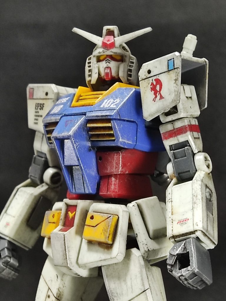 被弾も多い、初期のアムロの未熟さを、多めのハゲチョロ塗装で表現。(と言っておけば、ドライブラシのやり過ぎをごまかせると思っている)