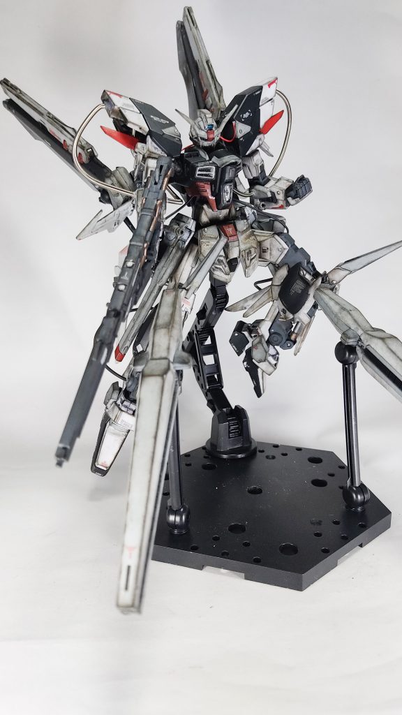 プロトタイプフィンファンネルを展開した状態です。シールドとライフルは分離可能になっています。
