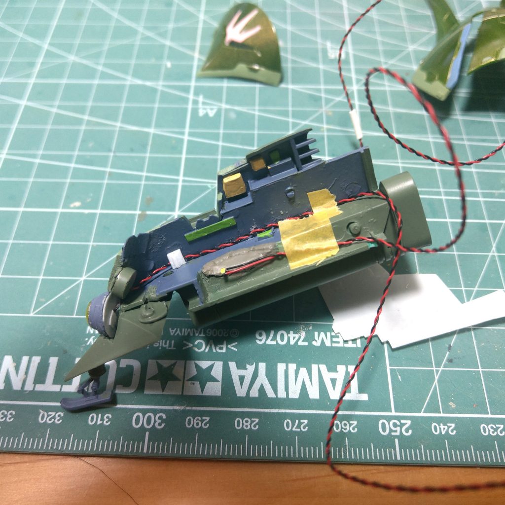 LED 仕込むのに配線を間違えて駄目にして大苦労。勉強代として駄目にしたLED だけで本体10機分ぐらいかかったわー。( ´_ゝ`)