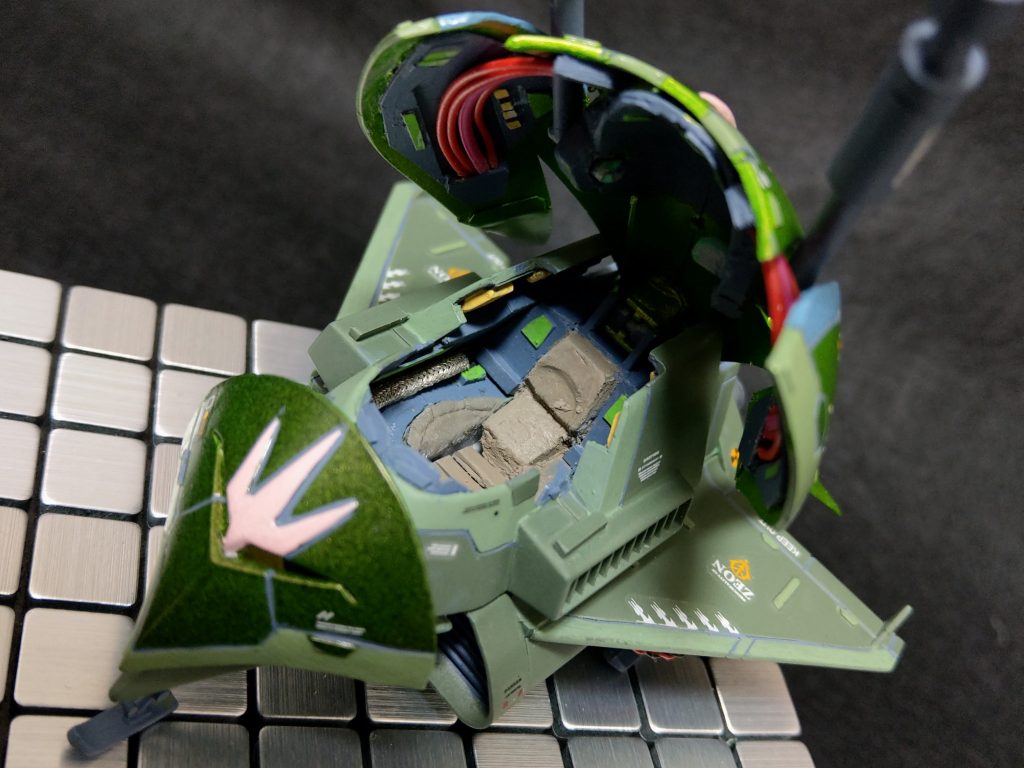 な、これでは軽自動車ではないか。連邦の策略ですり替えられたのか?