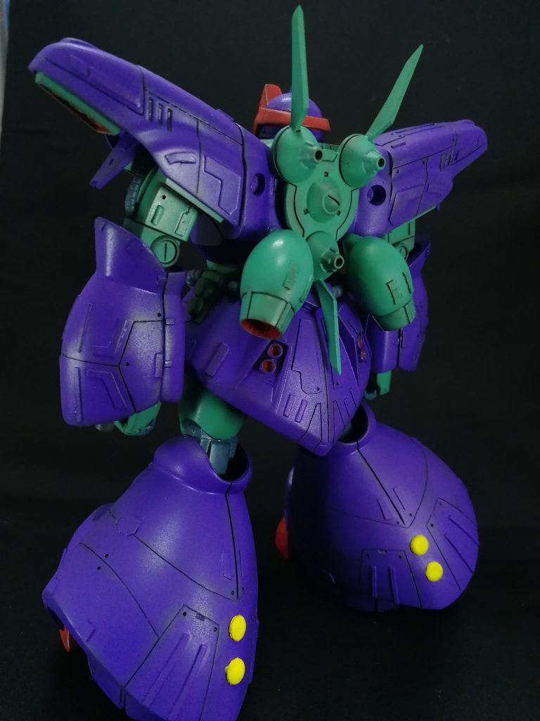 背面。トライブレードの羽根は大きくしました。