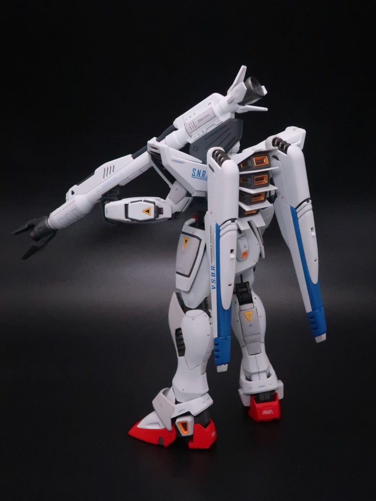 黒背景で斜めから