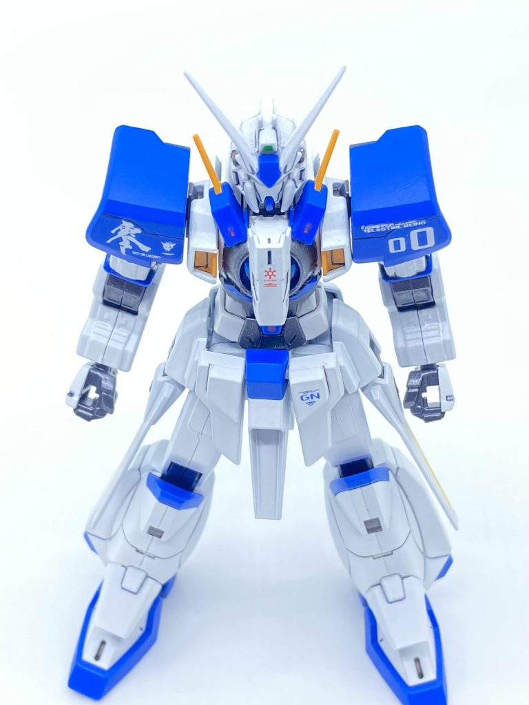 頭部：デルタカイ胴部：デュナメス両腕：レッドフレーム下半身：レジェンドで構成されています。 