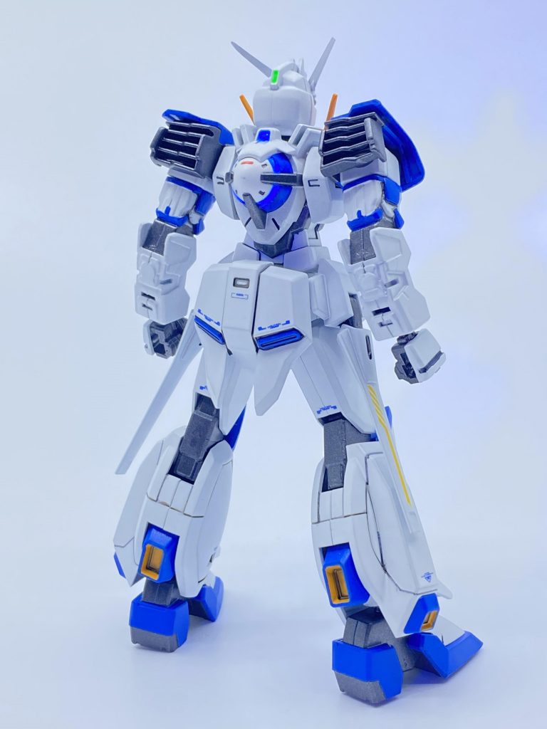 センサー類はUVライトで光ります。写真だとわかりにくいですが。