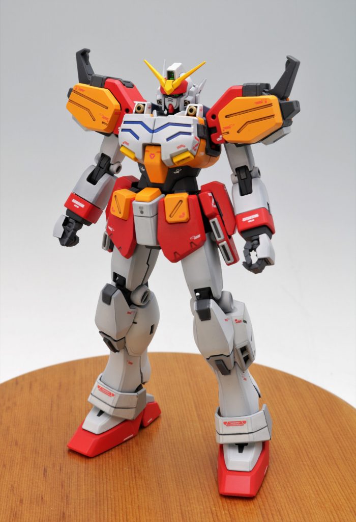 武装解除状態です。キットは無加工で、塗分けのみのシンプルな仕上がりです。分かりにくいですが白の塗装は、黒から立ち上げて少し、各パーツの陰影を意識してグラデーションをしています。