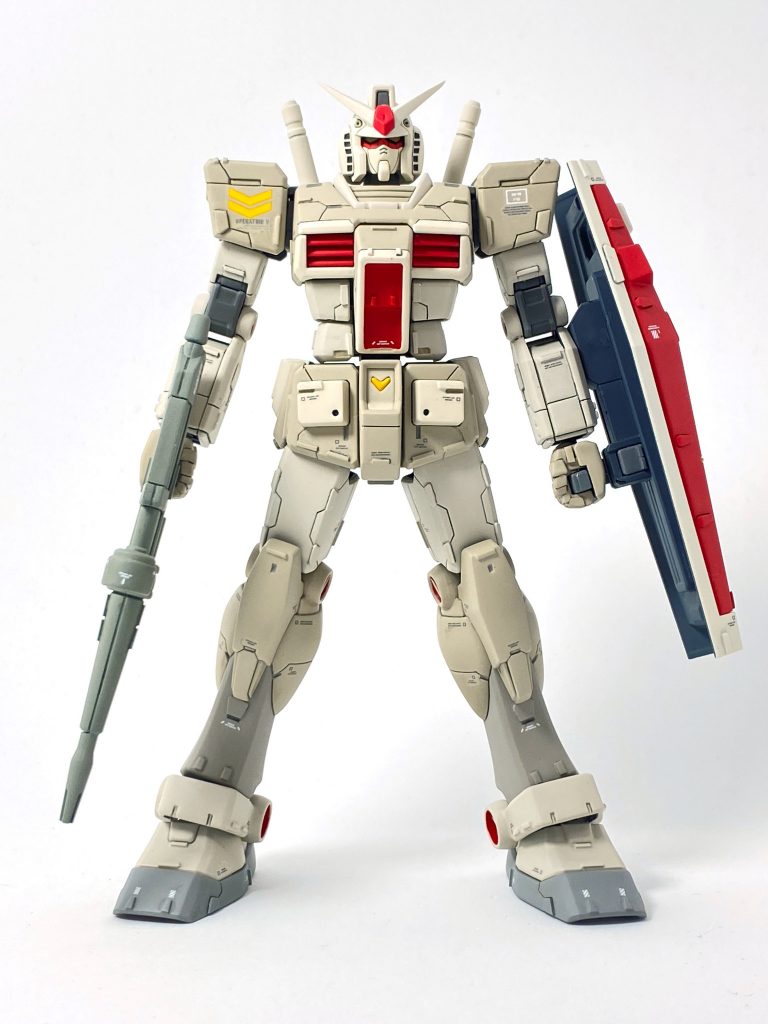 ディテール工作はふだん怖くてなかなかできないので、千本ノック気分で大リスペクトしてるセイラマスオさんの作例を手本に量をこなしてみました。基本スジ彫りとプラ板の貼り合わせです。思った通り色々失敗してパテで埋めたり剥がしてヤスり直したりしてます。