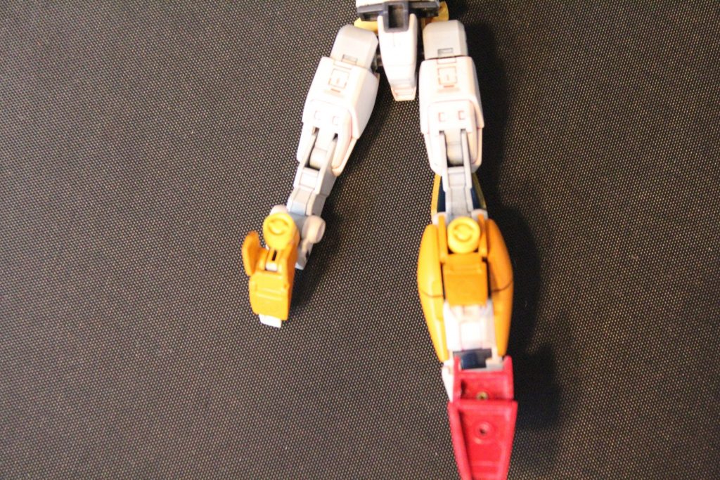 カカトに着けたGNバーニアはアーマー装着時も脛バーニアとして使えるように