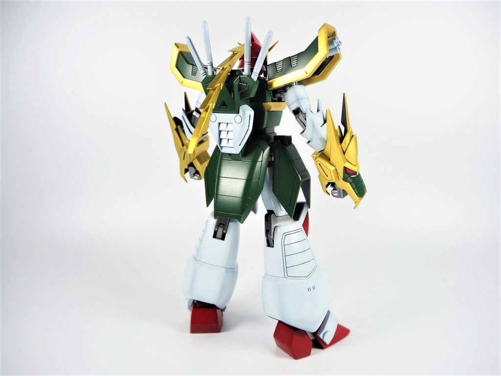 リア現代の1/100らしいハイディテール仕上げではなく「見慣れたドラゴンガンダム」を目指して製作している為、既存ディテール以外はなるべく追加しない仕上げ