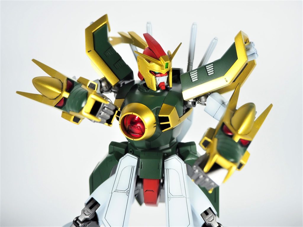 可動域MGのフレームをベースにしている為、既存のドラゴンガンダムのキットではできないぶっちぎりの可動域を獲得ハンドパーツは握り拳、平手、構え手、持ち手、角度付き持ち手をそれぞれ自作