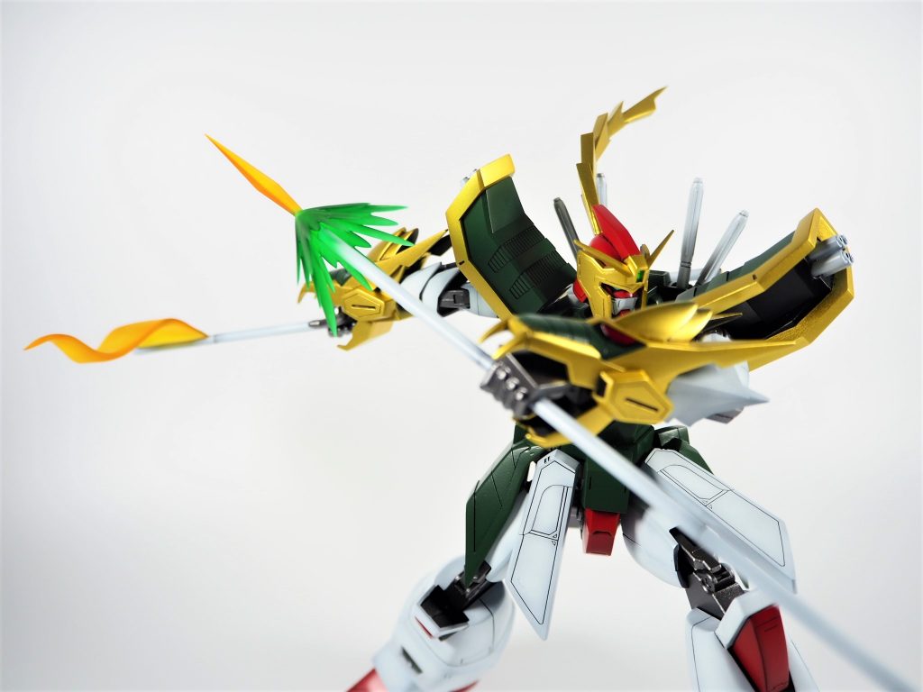 重量はそこまで無い為、片手でも保持が可能