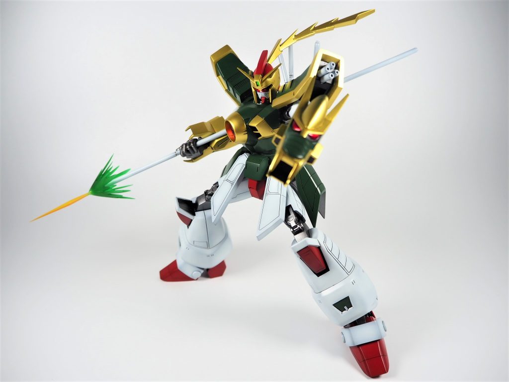 広い可動域と専用の持ち手、そして槍を手に入れたことにより、今まで出来そうで出来なかったポーズも思いのまま