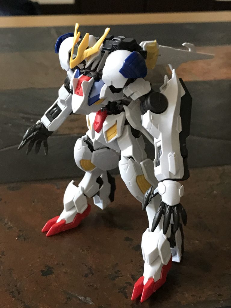 改造というか，角と爪をとがらせたくらいですね．