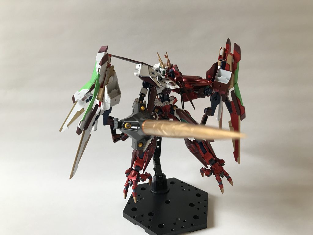 メイン武装にして唯一の手持ち武器である馬上槍。キマリスヴィダールのドリルランスにプラバンを追加して先端を鋭くしています。ドリルは廃止。天元突破しない。