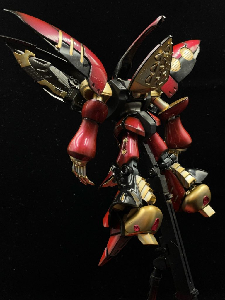 塗装を終え、デカールを多少貼ったものの全く似合わないので、思い切ってデカールレスとしました。（ジオンマークを除く）