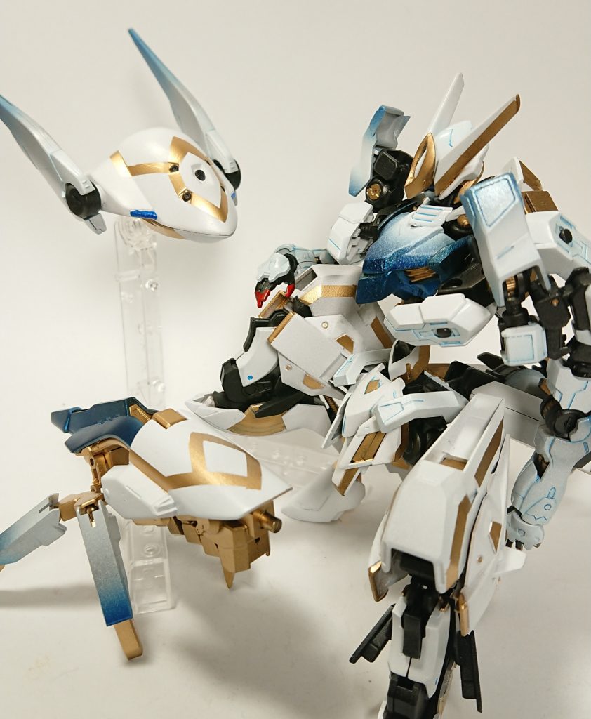 第五形態モビルビットズ上、浮遊型でラムアタック下、歩行又ホバー、隙を見てしがみつく