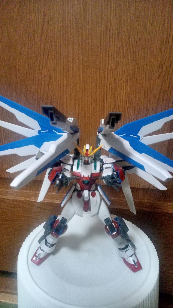 マヘスサンセットキャノンサテキャ、バラエーナ、パルマを同時発射する一撃必殺、約50万㎞を焼き野原に出来る。マ「さてさて、我が弟よ、これを受けるがいい」ア「あ、あぶなーい!」