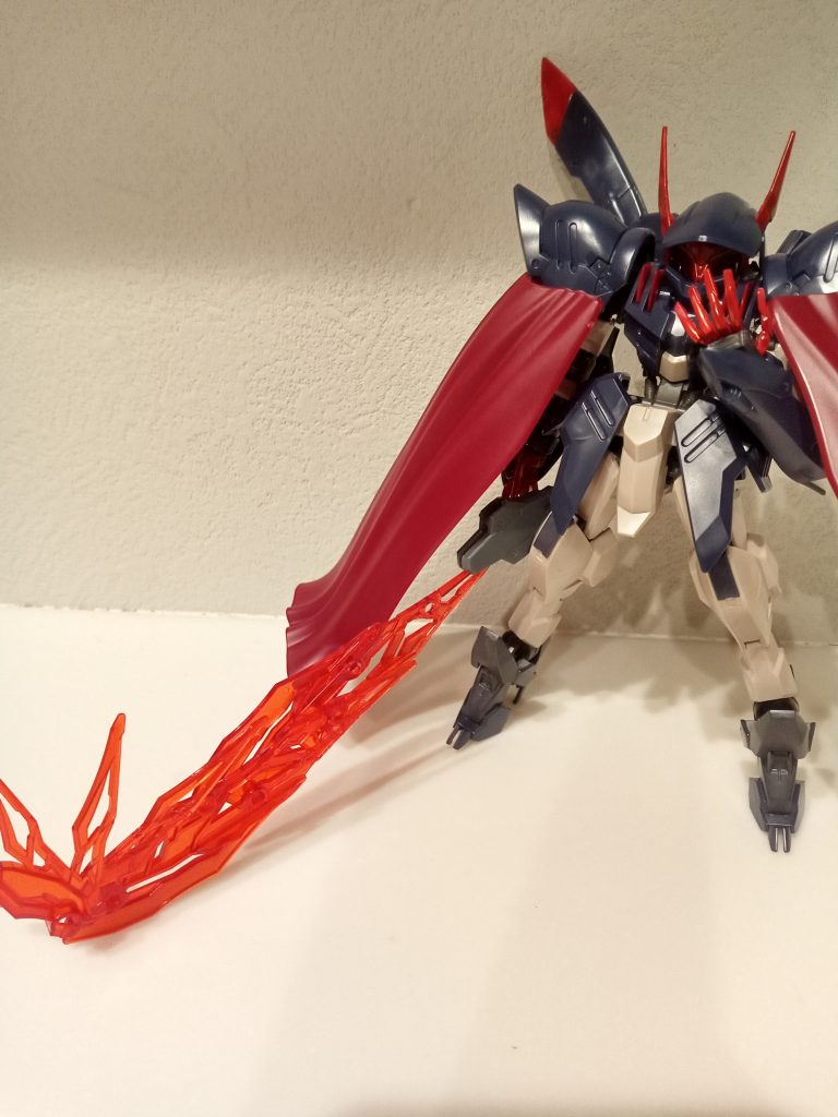 ホロウメイジ出力により姿を変える兵装。エネルギーを炎のように放出することもできる