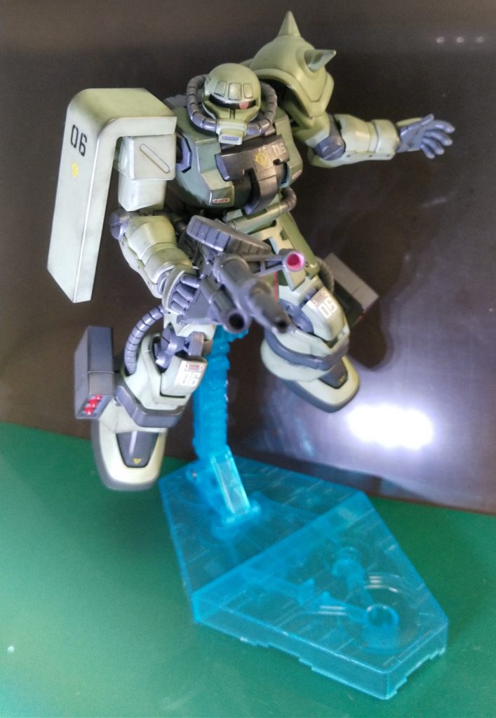 胸部の装甲傾斜なんか設計者の魂を感じますがな。 