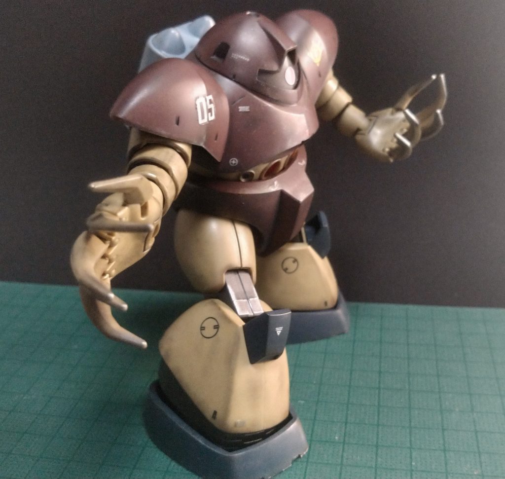 水中じゃ、さぞ強いだろうな思わせるフォルムですよね。