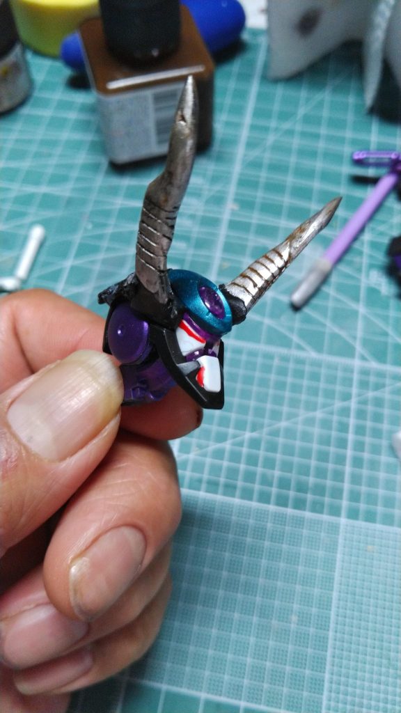 への字口のジンクスには隈取がよく似合う。