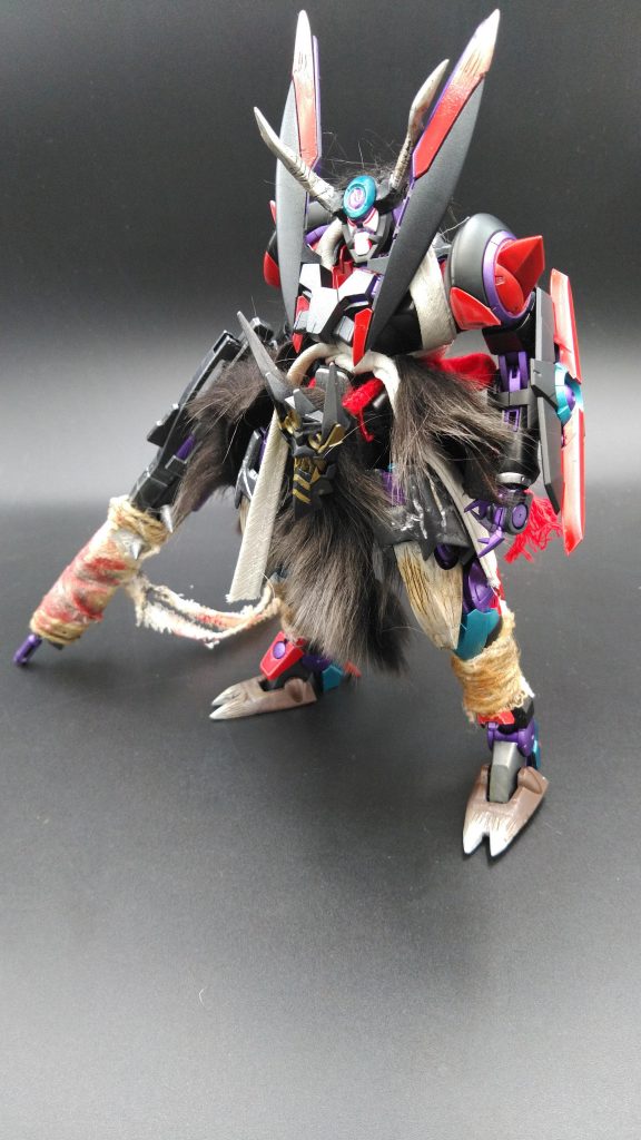 MGジンクスに角をつけて鬼にしてみました。包帯や麻紐、毛皮を身にまとわせ腿やつま先など角、あるいは爪のような質感にしてみました