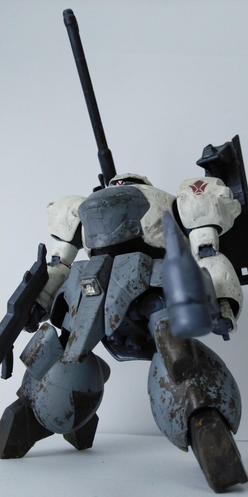 白×オレンジの基本カラーに冬季迷彩するかと迷いましたが、塗り直したほうが自然な気がしたので寒冷地仕様の色に塗装しました。