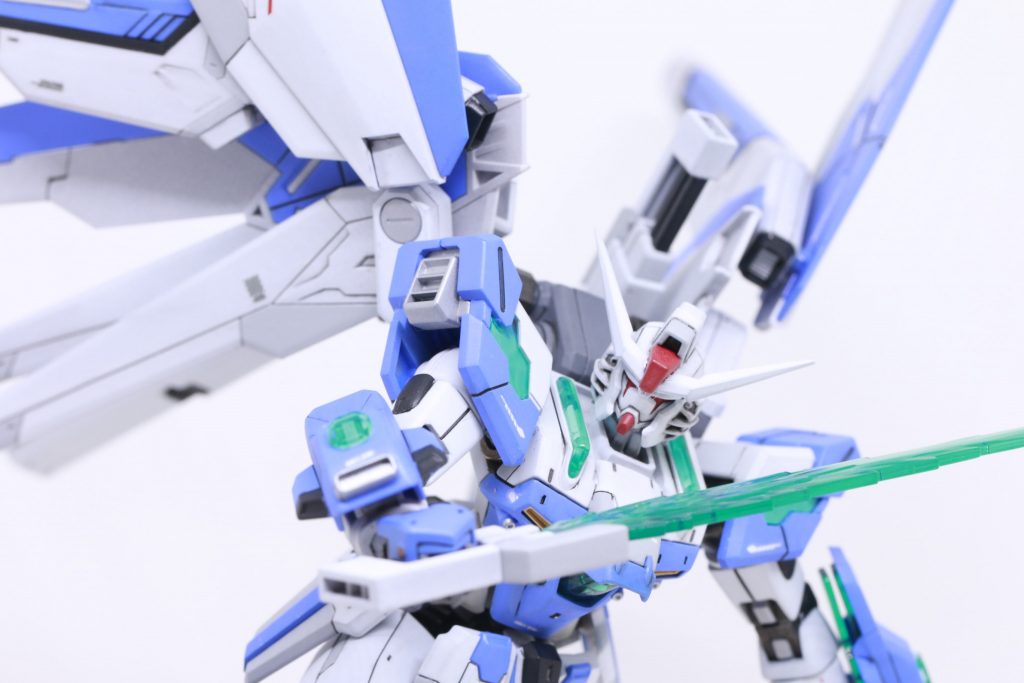 というわけで、HGのガンダムヘリオスでした。今回のキットは【ミルバトス2021】というコンペに参加させていただくために作ったので、妙なプレッシャーがありましたｗ人様に見られるというのもありますが、制作期限があるのが大きかったかな。冒険したデザイニングはできなかったですが、出来栄えには満足。以下の動画は、製作動画になります。塗装、スジボリ等のご参考になれば、幸いです(^^〇キット制作動画〇https://www.youtube.com/watch?v=kpL5rU9a6lU&t=1095s