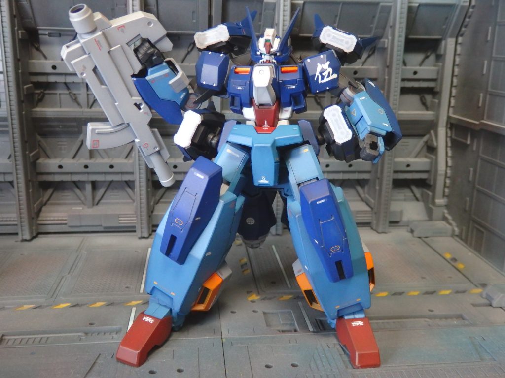 上の画像は『ジンモード』です。パッケージ絵もこの形態ですね。シェヘラザードというとこのイメージですね。セラヴィーガンダムシェヘラザード『ジンモード』の武装は下記の通りです。■GNフィジカルバズーカ