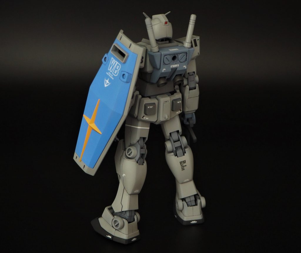 ガンダム本体のグレーはすべてガイアカラーのニュートラルグレーシリーズをビンのまま。ランドセルと手はガイアの違うグレーを使いました。ブルーは風蒼。