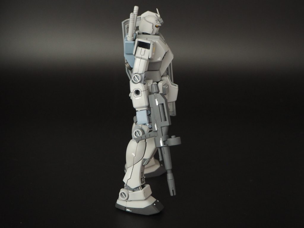 021ガンダム肩アーマーを幅詰めして高さ調整して使っています。191は肩アーマーが大きすぎると感じていたので。