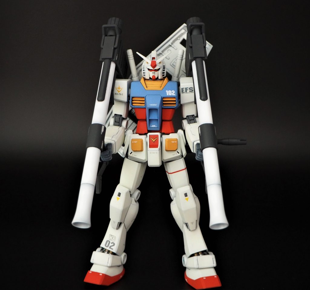 デカールは各機共通です。三機同時進行すると、各機の色によって変えるところを、まぁ頻繁に間違います。