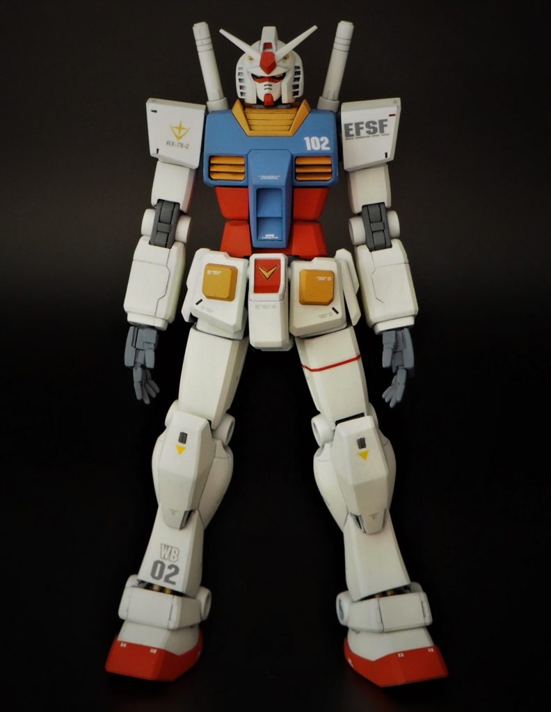 大腿の赤ラインがポイント。