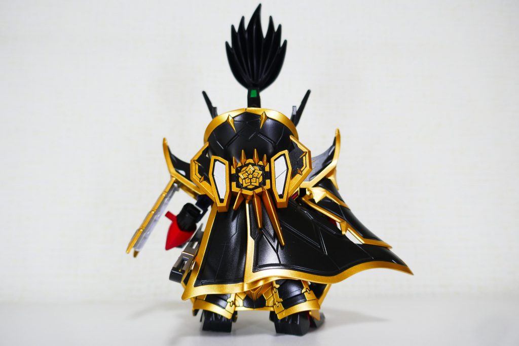 ゴールドとブラックで織田信長の高級感が出ていたらいいなと思います。