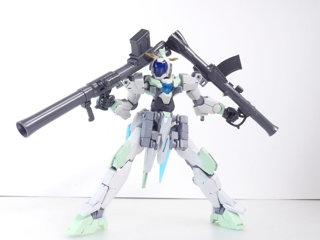 こちらは右手がB2型。