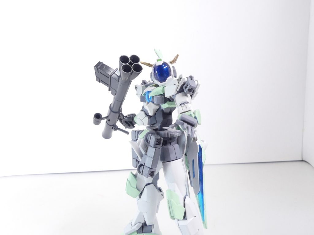 システムウェポンキット、後半を渋っていたのは「1武装1ページ縛りでやるには結構厳しい武装群が並んでいるから」でした…ちなみに元キット(商品)のシステムウェポン、このあたりだとヨドバシなどで最近まで売っていたことも。人気なかったのね。システムウェポンキット010、この後すぐ。