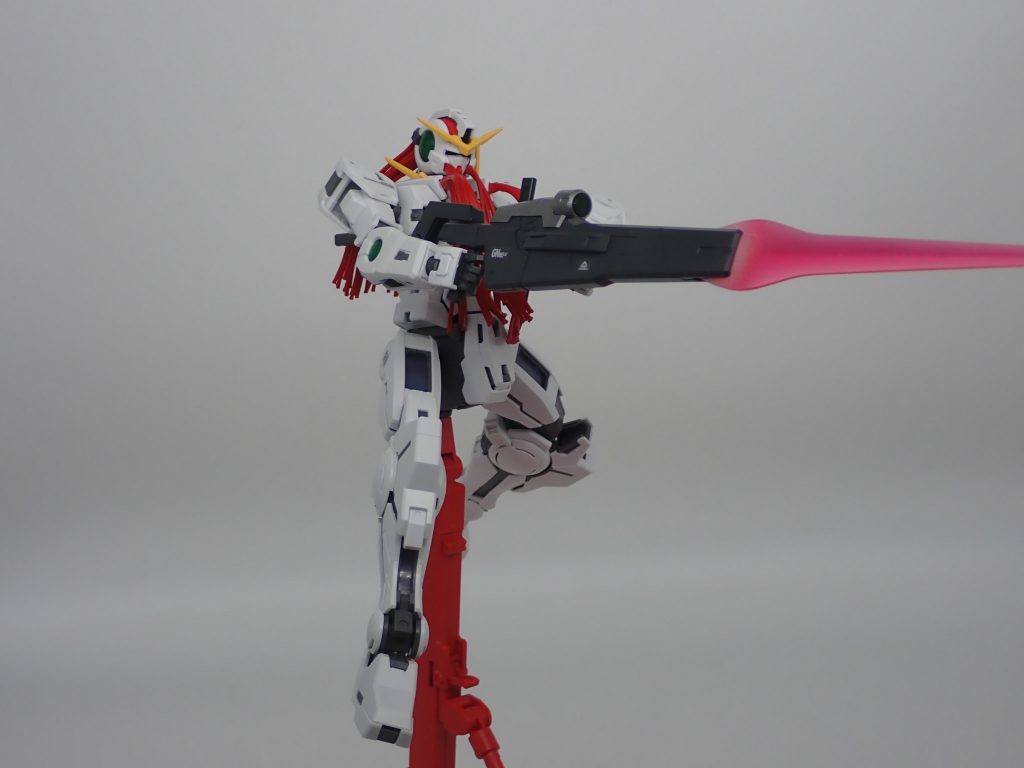 最終決戦では、シールドとビームライフルが用意されてましたね。