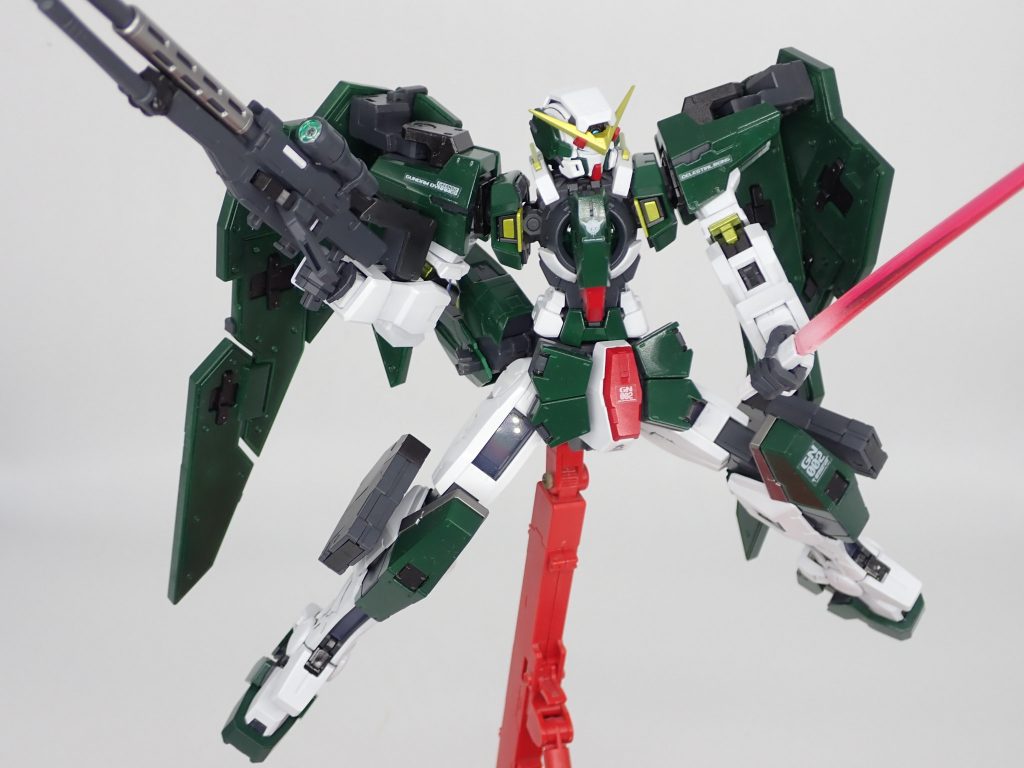 個人的にはビームサーベル持ってるのがすきです。