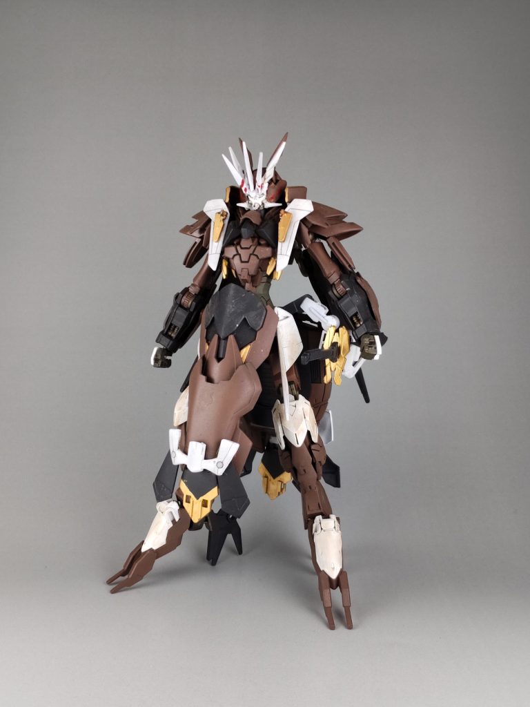 全身は主にガンダムバエルを中心としたガンプラパーツで構成されています。 