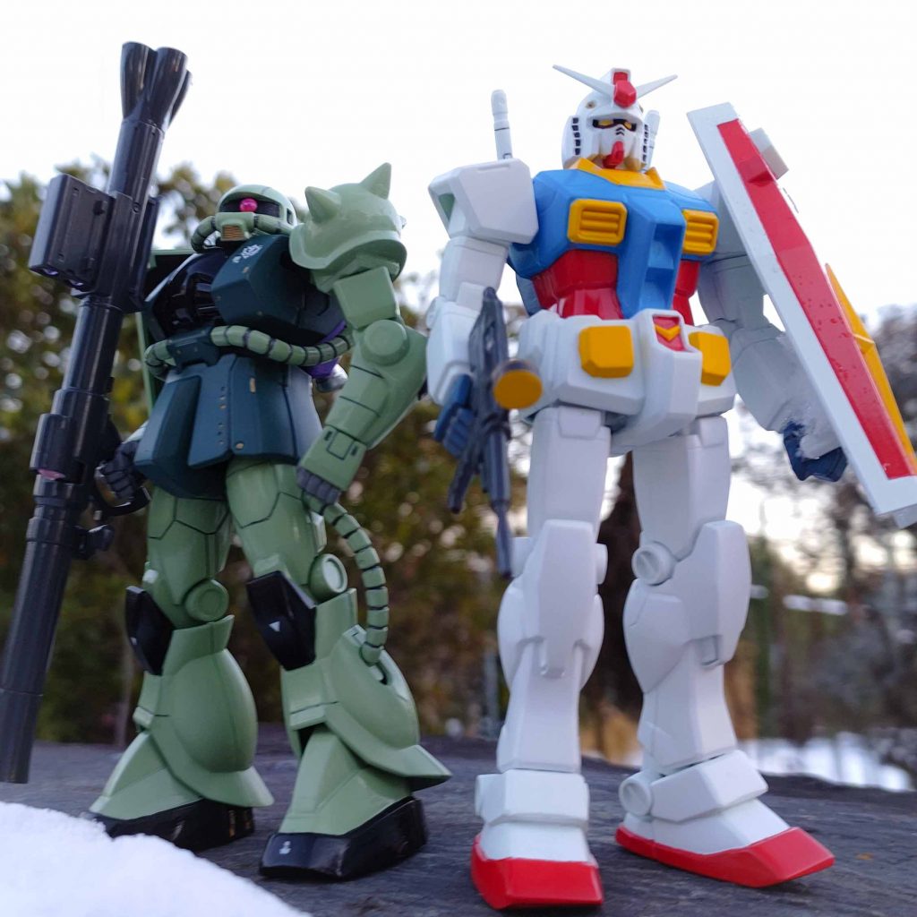 FGガンダムとFGザク
