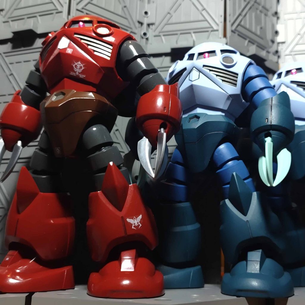 シャアは量産型を従えているのが良く似合う😍