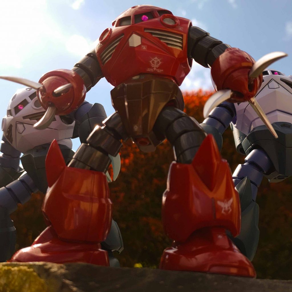 シャアは量産型を従えているのが良く似合う😍