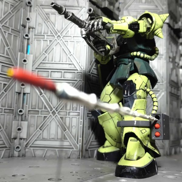 フットミサイル発射！オリジン版ザク