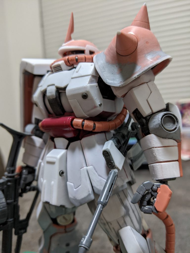 ほぼ全身、プラバンで覆ってます。筋彫り苦手なので、これも又プラバンでディテールしてます。