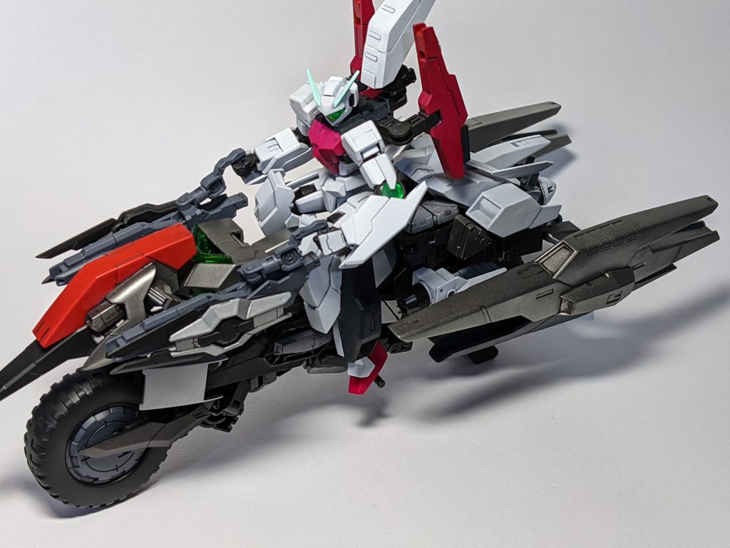 大型GNコンデンサとGNドライヴを複合したブースターユニットを装備。主に宇宙空間での使用を想定しています。機動力向上の他、GNミサイルで火力も向上です。