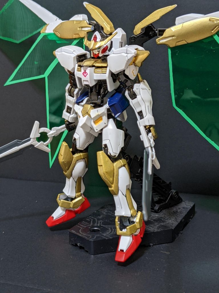 武装は2本のソードに、某ナイトメアフレームのヴァリスです。（ヴァリスはまだ制作途中です。）前回が近接戦闘メインの機体なので、今回は中近接戦闘の機体です。