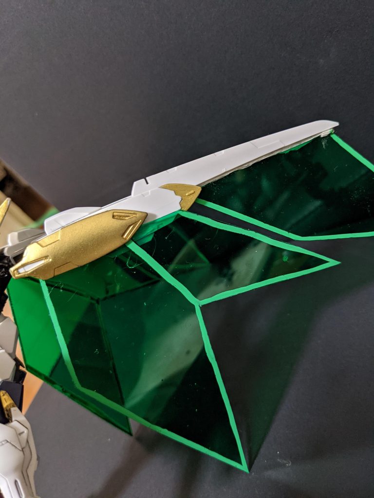 エナジーウインドは厚めの緑の下敷きを使用しました。