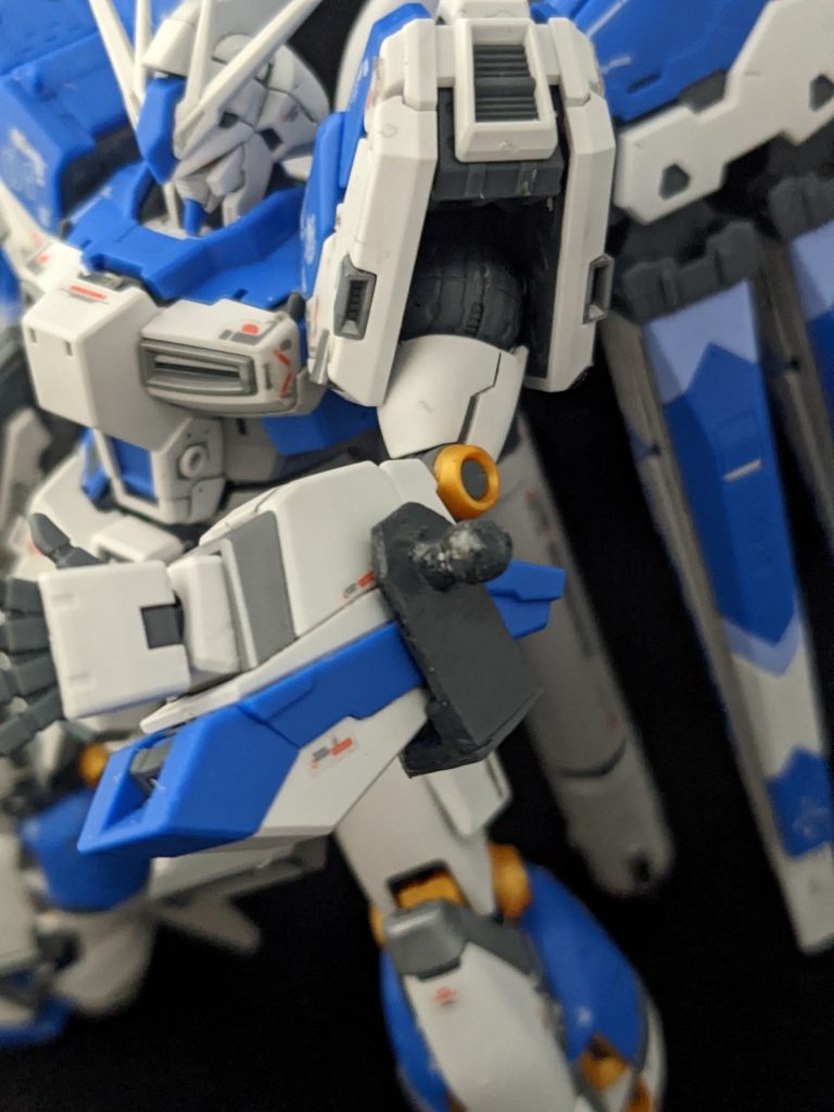 唯一改造したのがシールドのジョイント腕の横に付けれられるように自作しました。